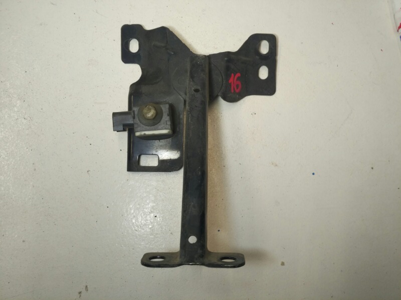 Кронштейн замка капота, 1200 рублей, Красноярск