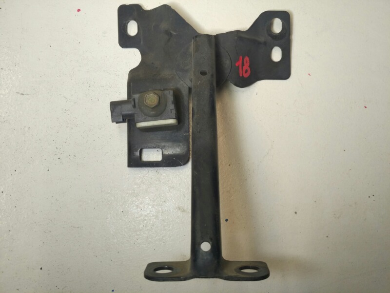 Кронштейн замка капота, 1200 рублей, Красноярск