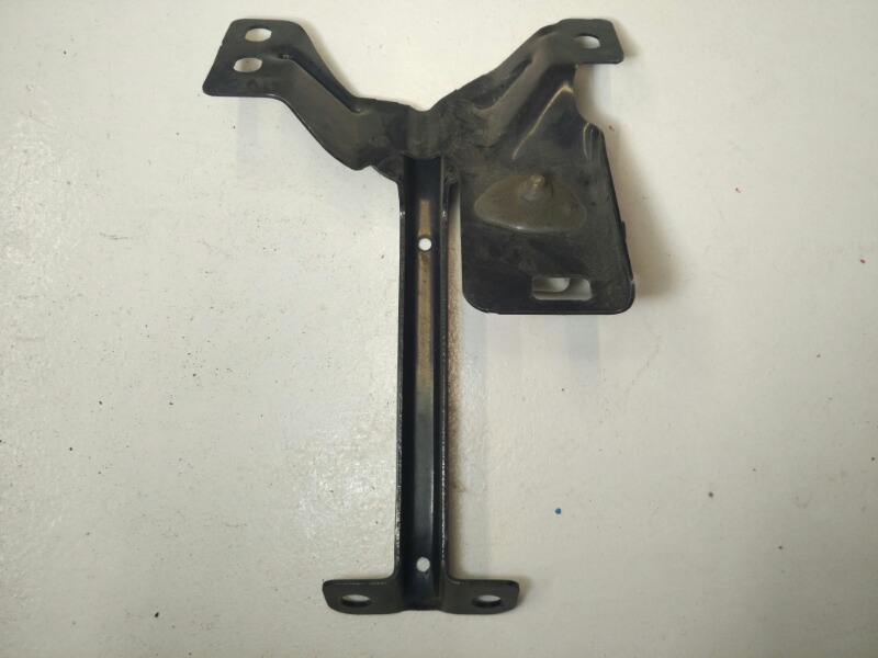 Кронштейн замка капота, 1200 рублей, Красноярск