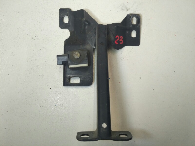 Кронштейн замка капота, 1200 рублей, Красноярск