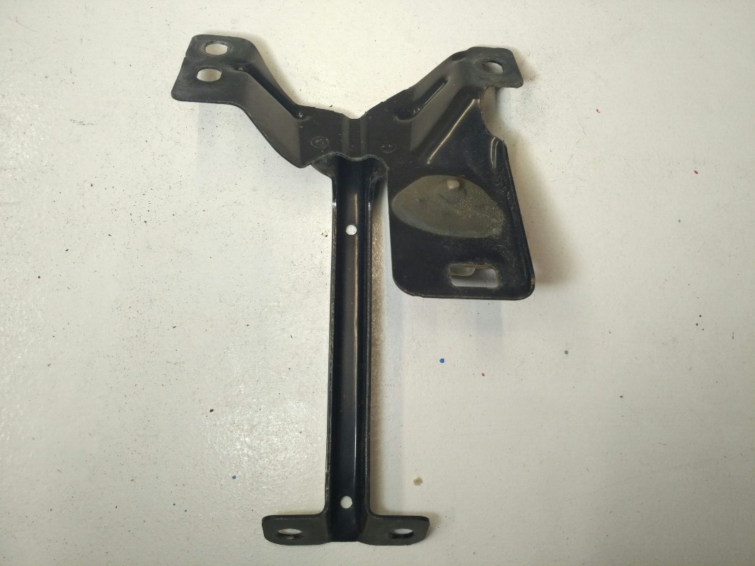 Кронштейн замка капота, 1200 рублей, Красноярск