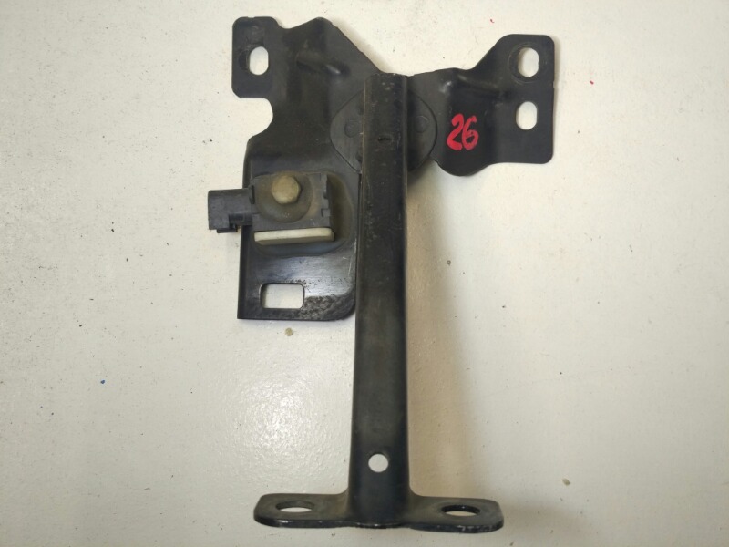 Кронштейн замка капота, 1200 рублей, Красноярск