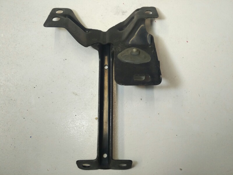 Кронштейн замка капота, 1200 рублей, Красноярск