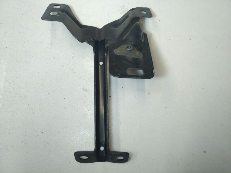 Кронштейн замка капота, 1200 рублей, Красноярск