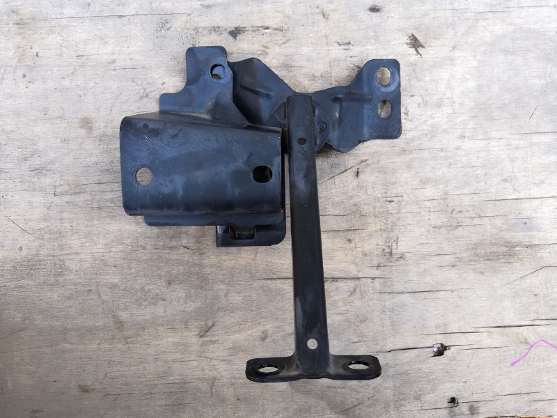 Кронштейн замка капота, 1200 рублей, Красноярск