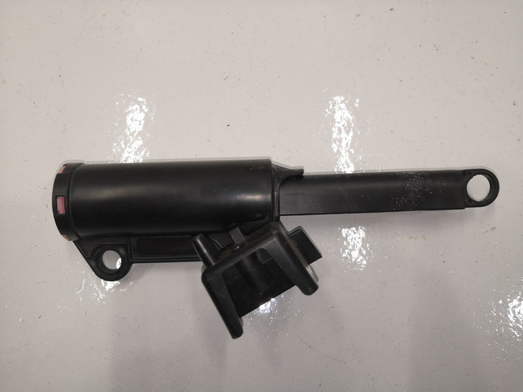 Амортизатор крышки бардачка, 1100 рублей, Красноярск