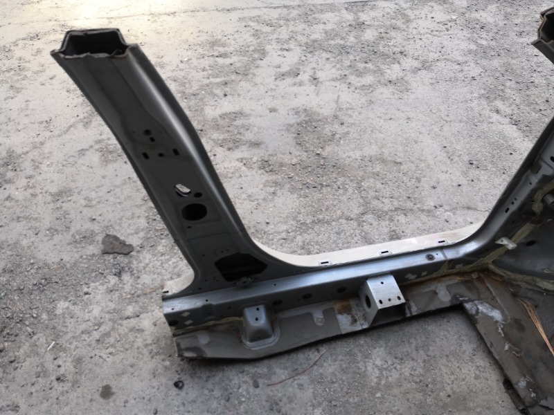 Центральная стойка кузова, 4900 рублей, Красноярск