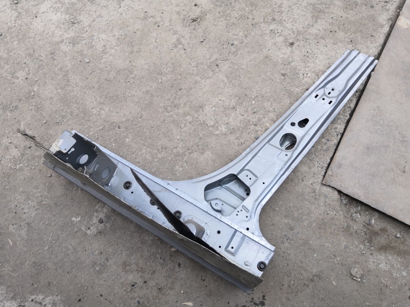 Центральная стойка кузова, 4900 рублей, Красноярск