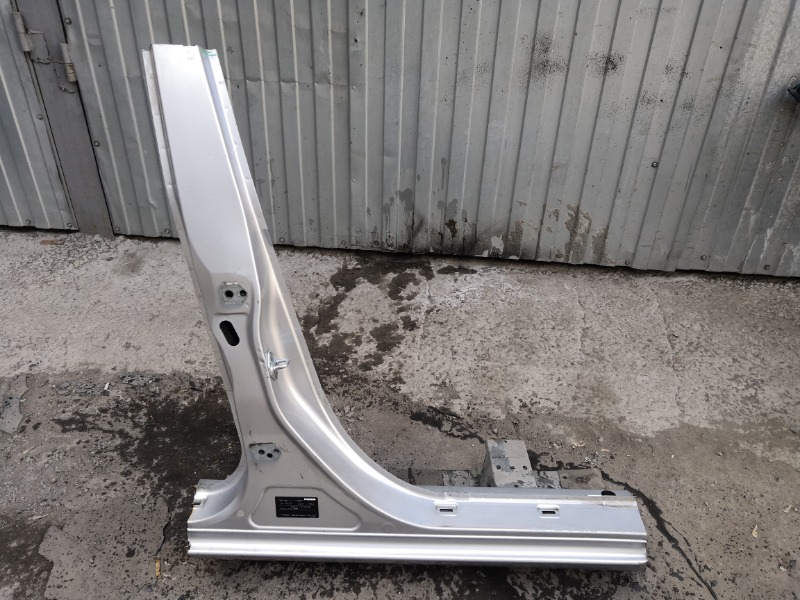 Центральная стойка кузова, 4900 рублей, Красноярск