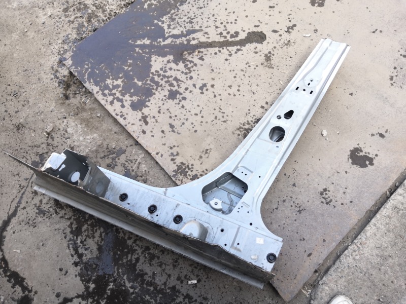 Центральная стойка кузова, 4900 рублей, Красноярск