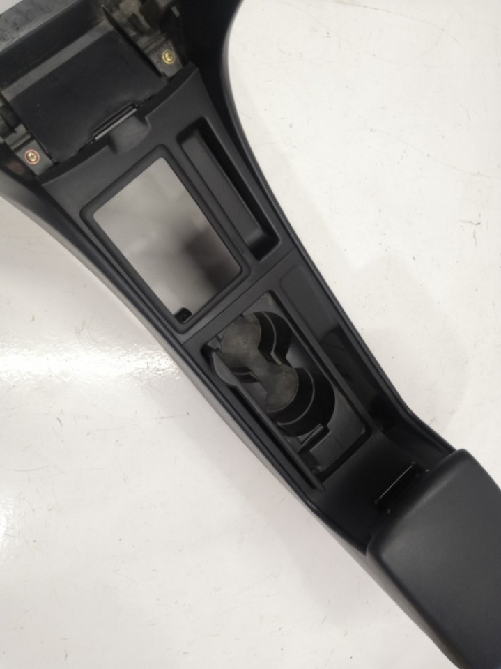 Центральная консоль с подлокотником, 3400 рублей, Красноярск