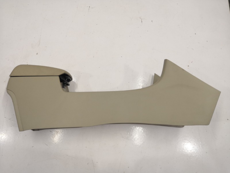 Центральная консоль с подлокотником, 2800 рублей, Красноярск