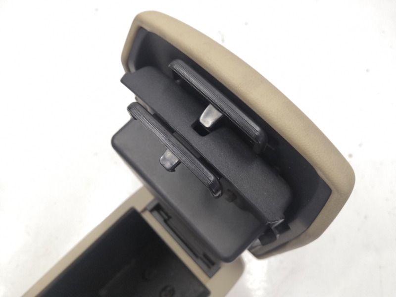 Центральная консоль с подлокотником, 2800 рублей, Красноярск