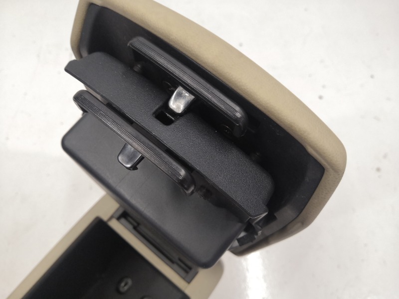 Центральная консоль с подлокотником, 2800 рублей, Красноярск