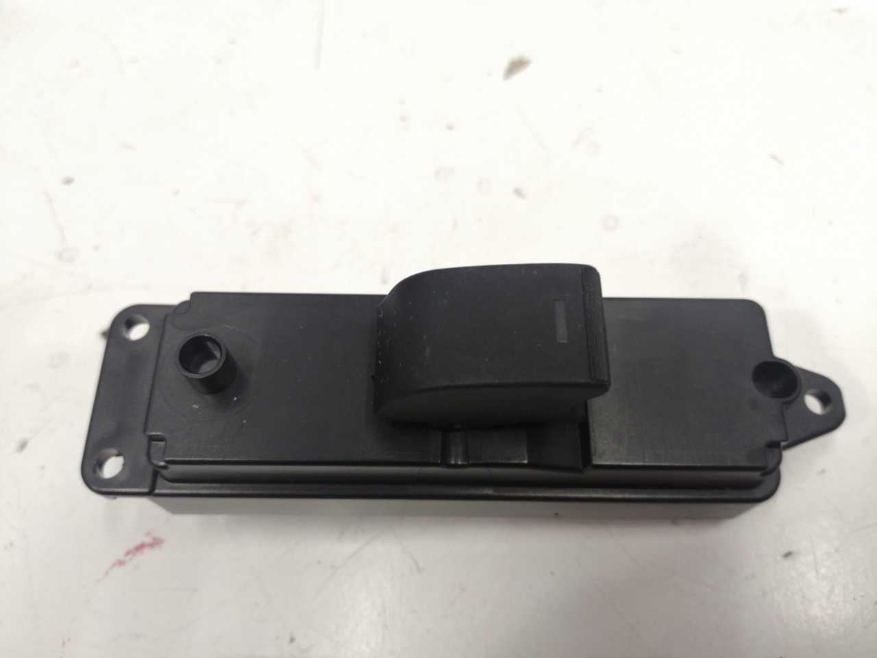 Кнопка стеклоподъемника, 1000 рублей, Красноярск