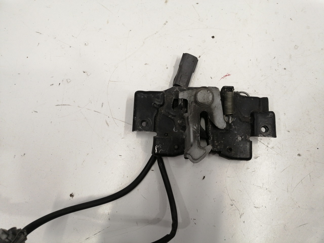 Замок капота, 1200 рублей, Красноярск