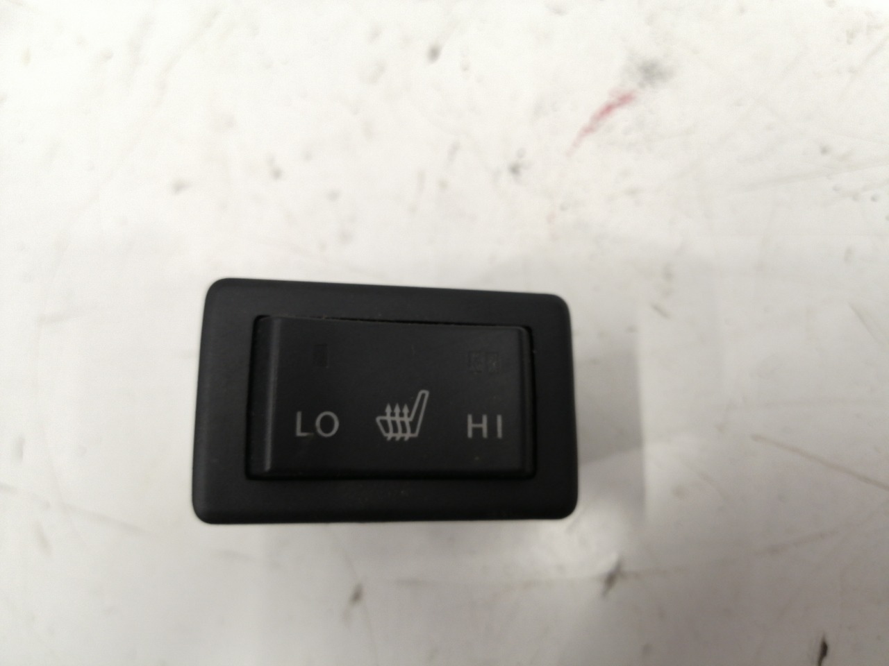 кнопка обогрева сиденья, 1200 рублей, Красноярск