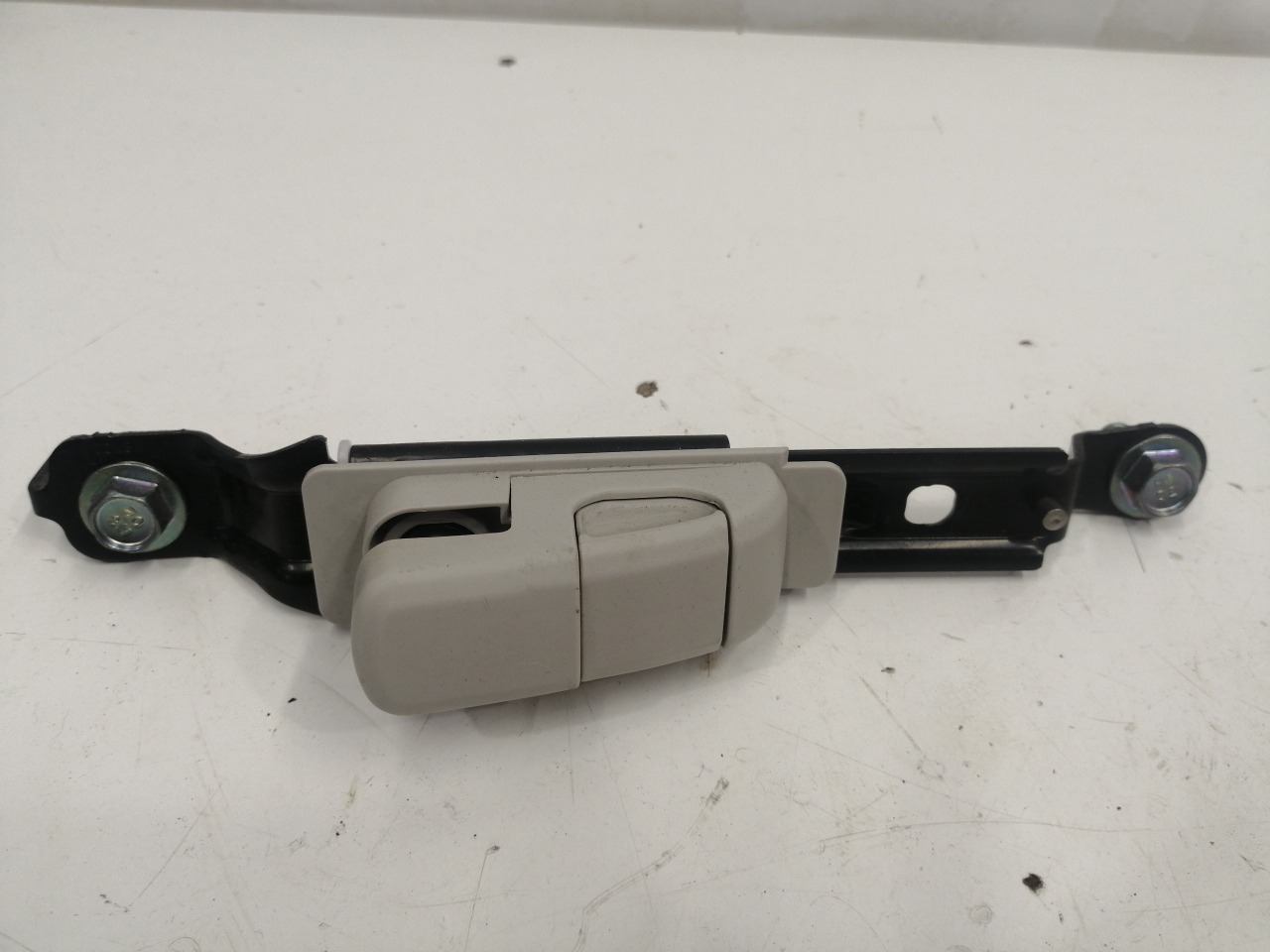 Регулировочный механизм ремня безопасности, 1000 рублей, Красноярск