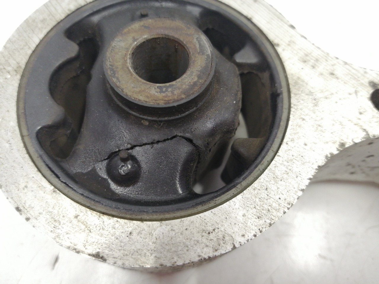 Опора двигателя, 400 рублей, Красноярск