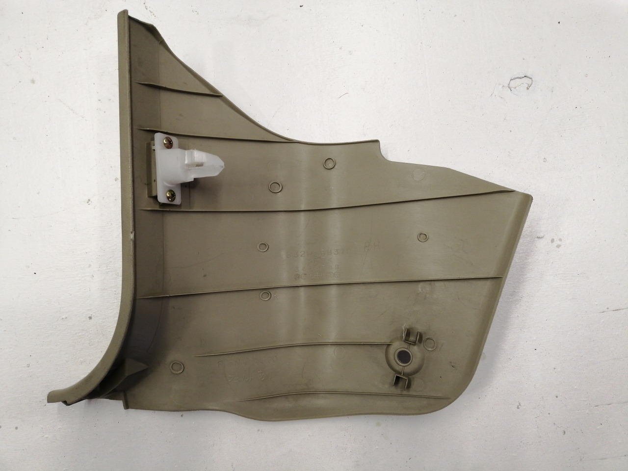 Накладка передней стойки, 500 рублей, Красноярск