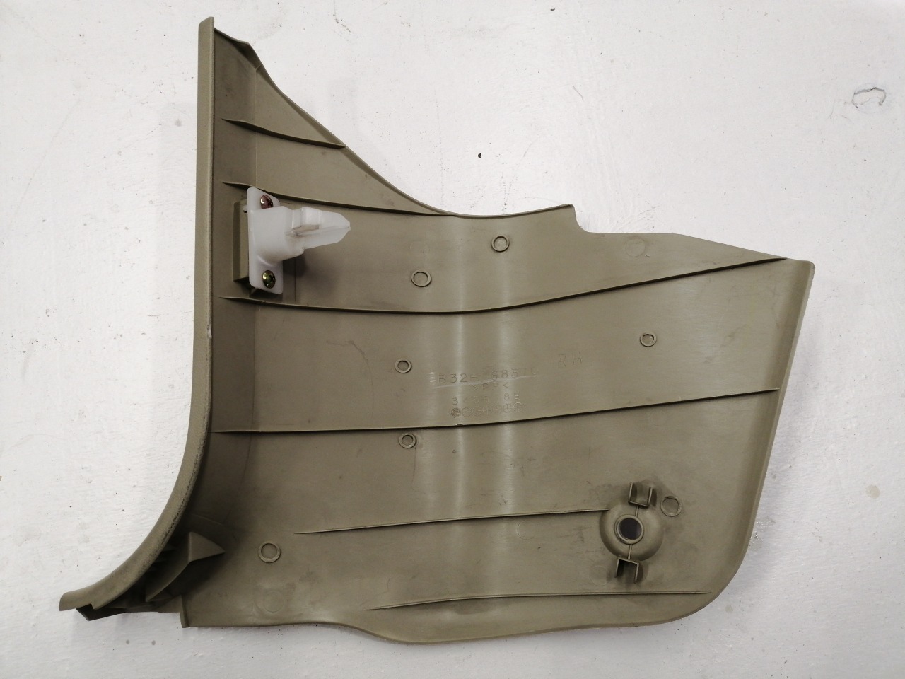 Накладка передней стойки, 500 рублей, Красноярск