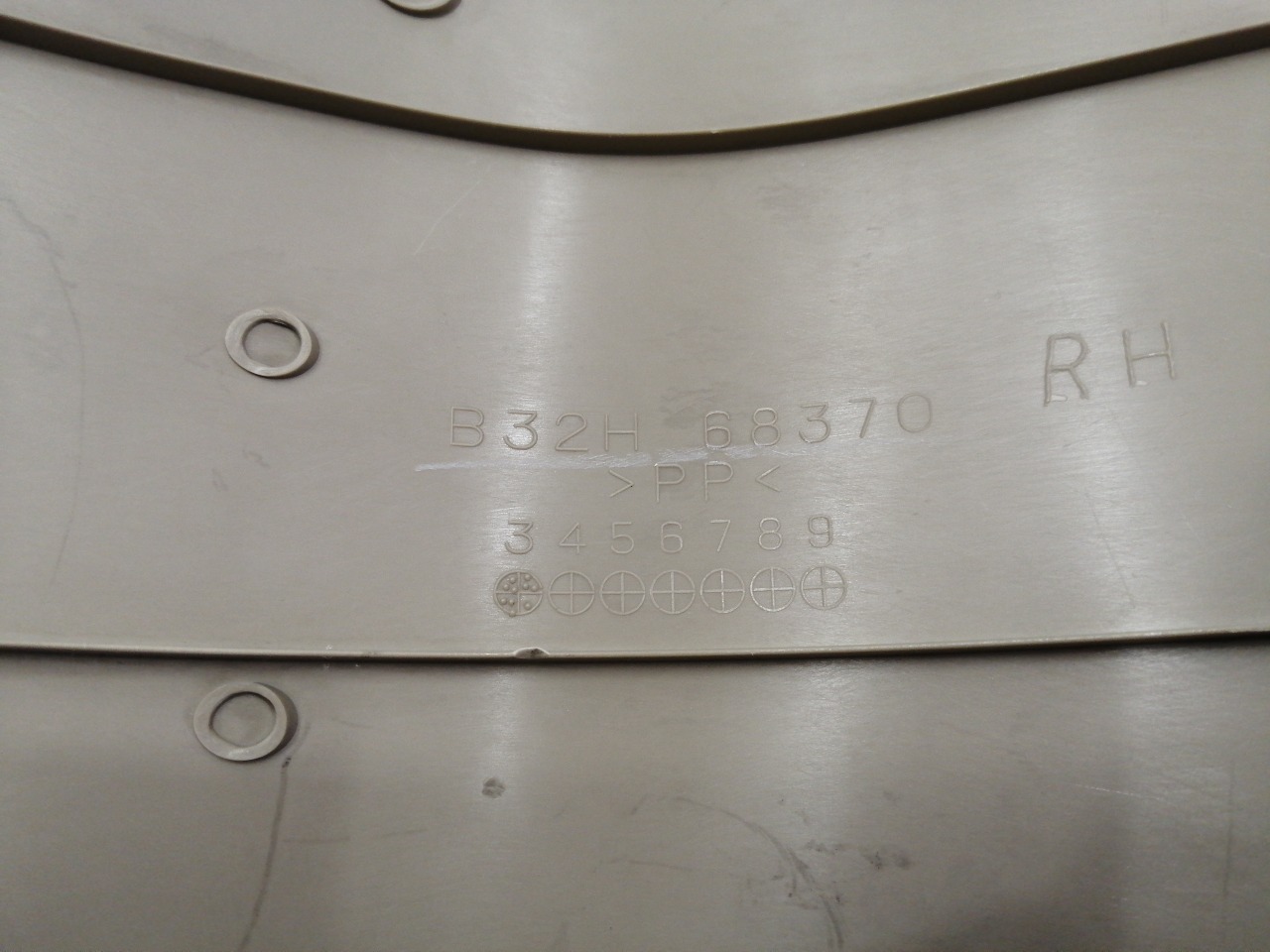 Накладка передней стойки, 500 рублей, Красноярск