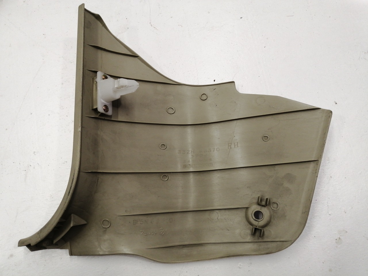 Накладка передней стойки, 500 рублей, Красноярск