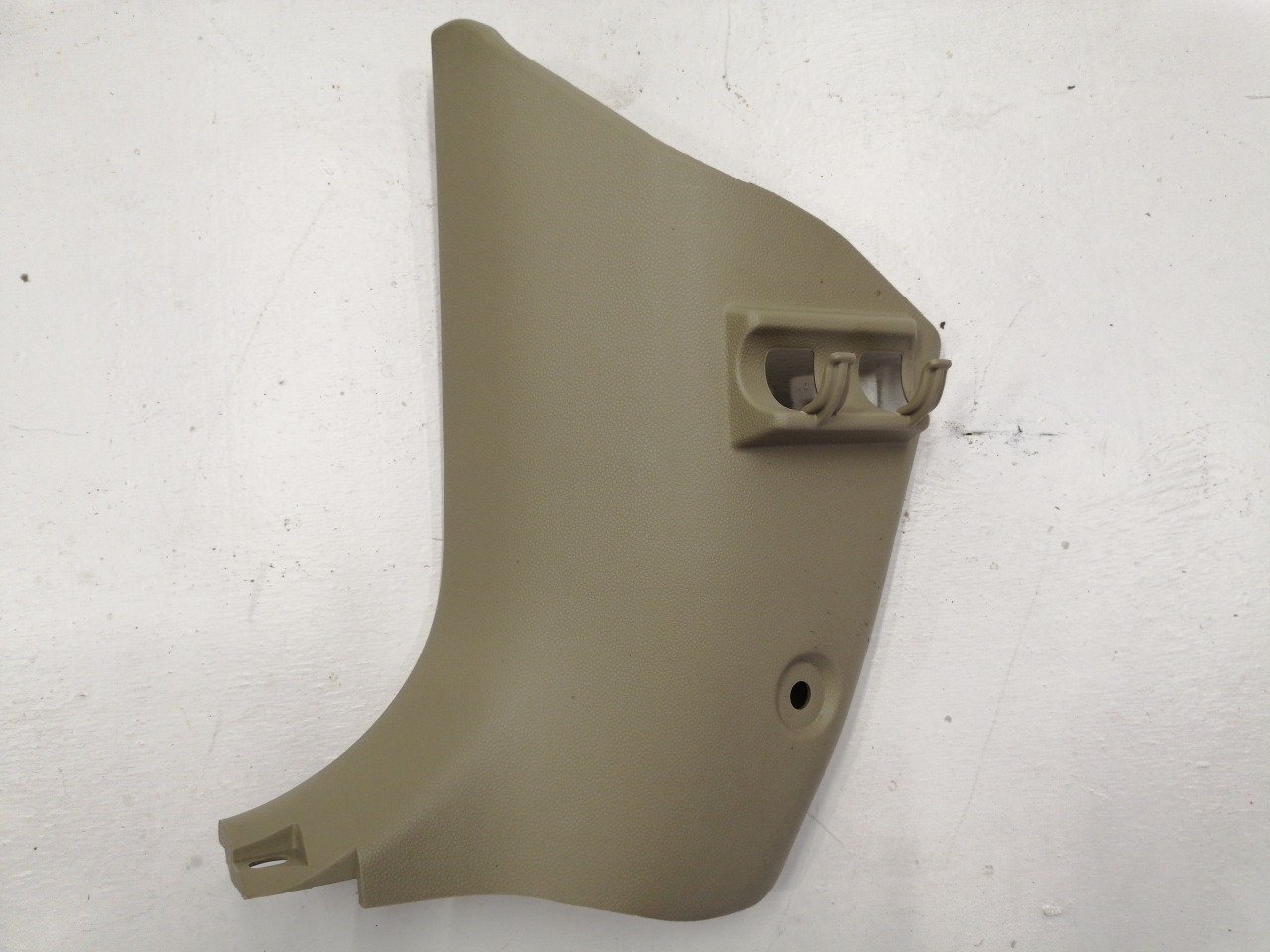 Накладка передней стойки, 500 рублей, Красноярск