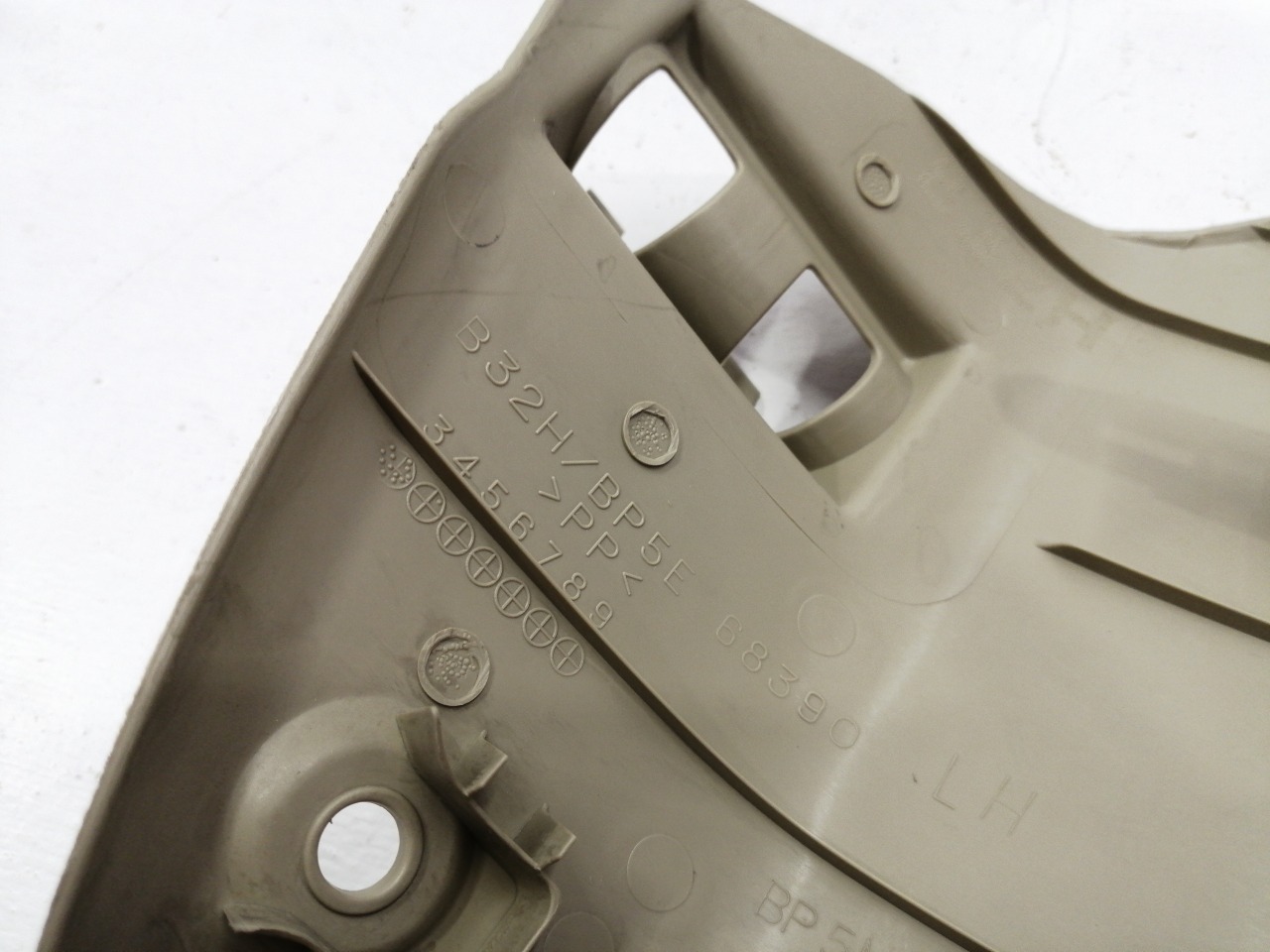 Накладка передней стойки, 500 рублей, Красноярск