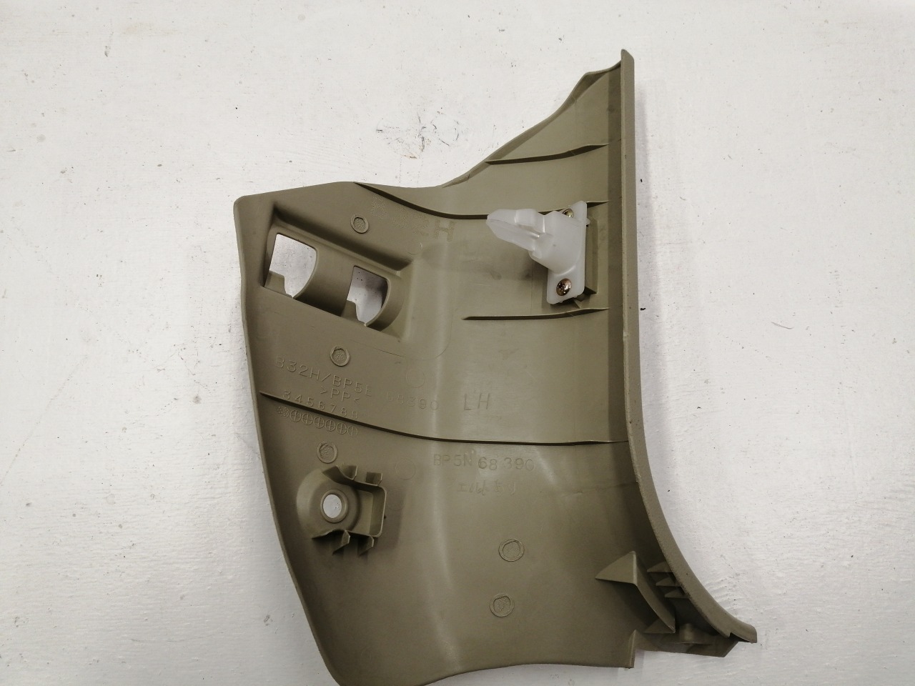 Накладка передней стойки, 500 рублей, Красноярск