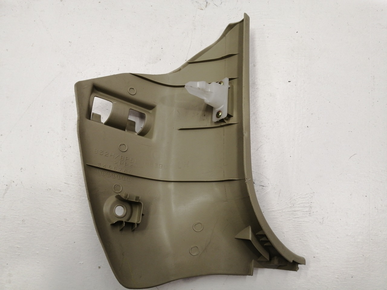 Накладка передней стойки, 500 рублей, Красноярск