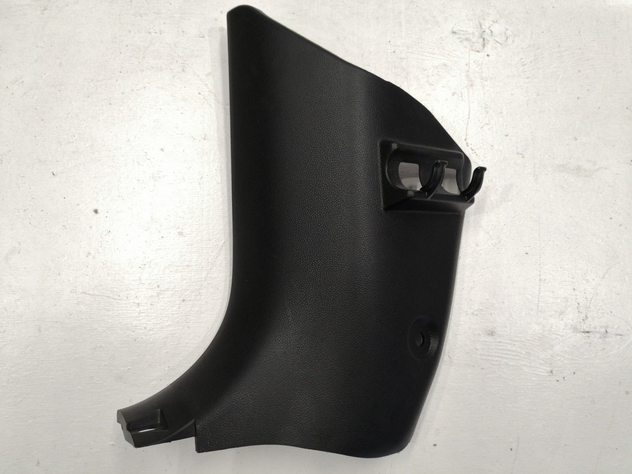 Накладка передней стойки, 500 рублей, Красноярск