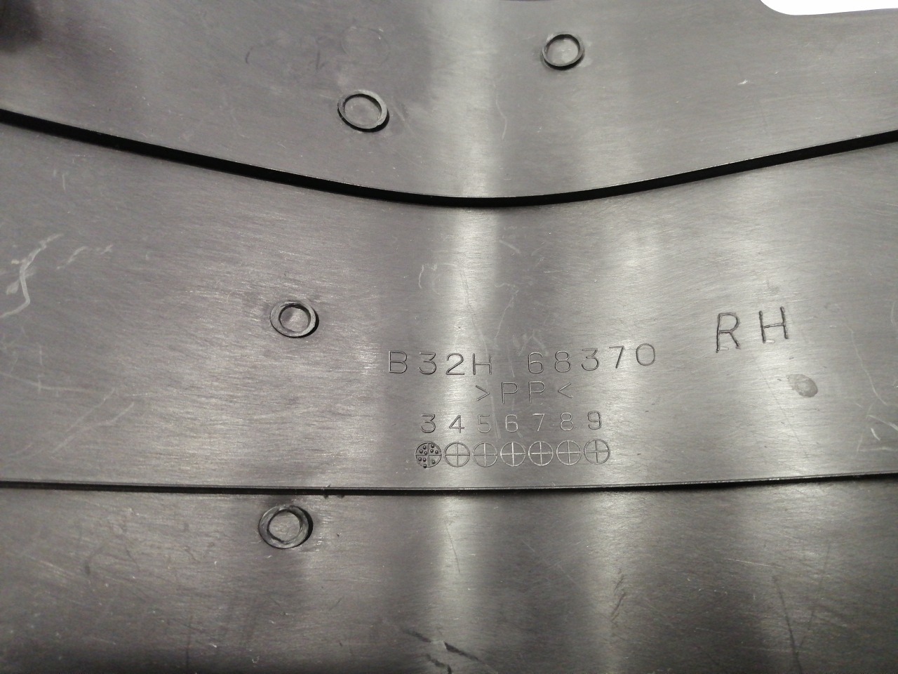 Накладка передней стойки, 500 рублей, Красноярск