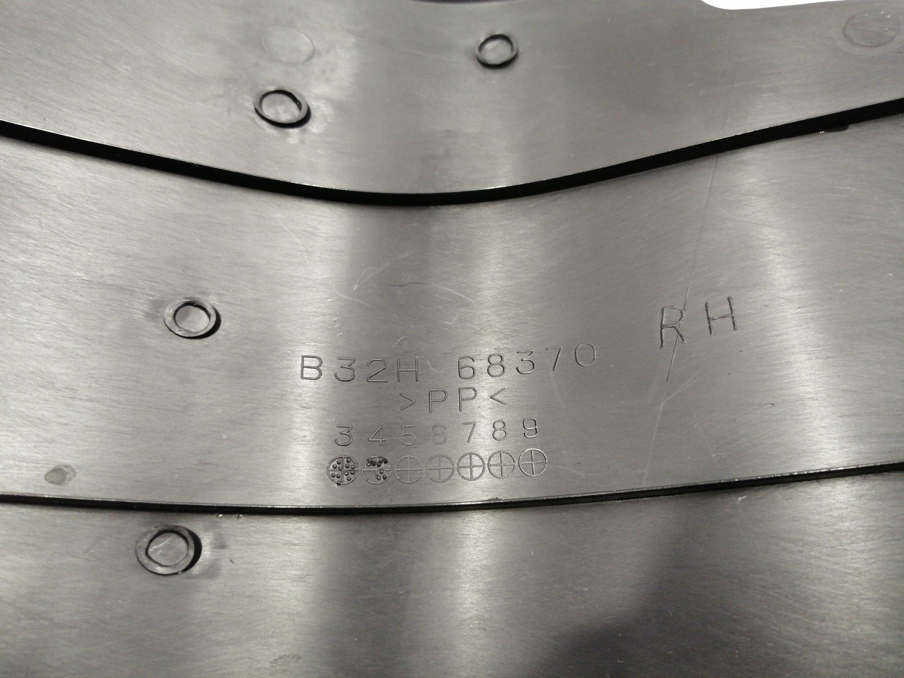 Накладка передней стойки, 500 рублей, Красноярск