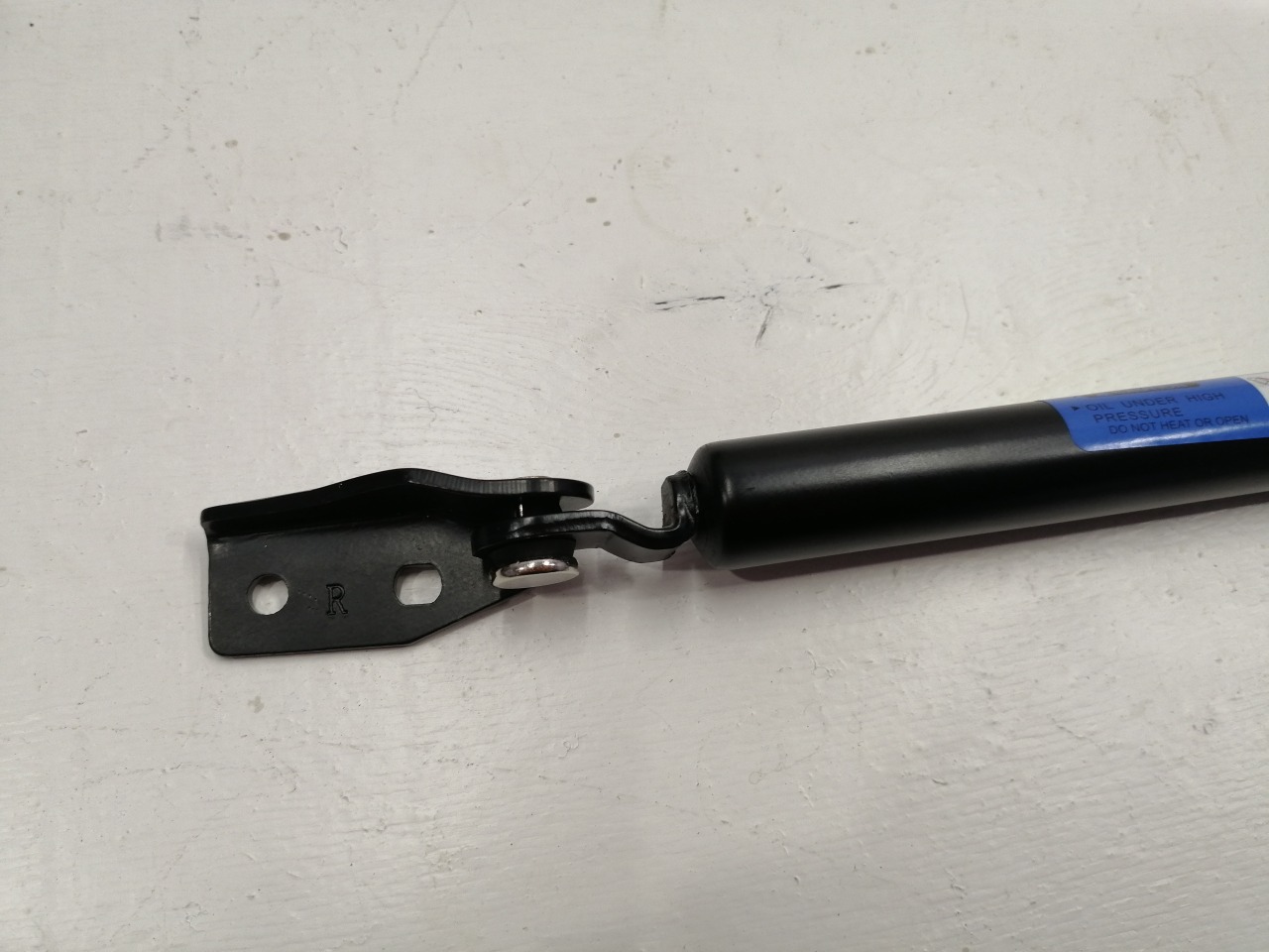 Амортизатор крышки багажника, 1600 рублей, Красноярск