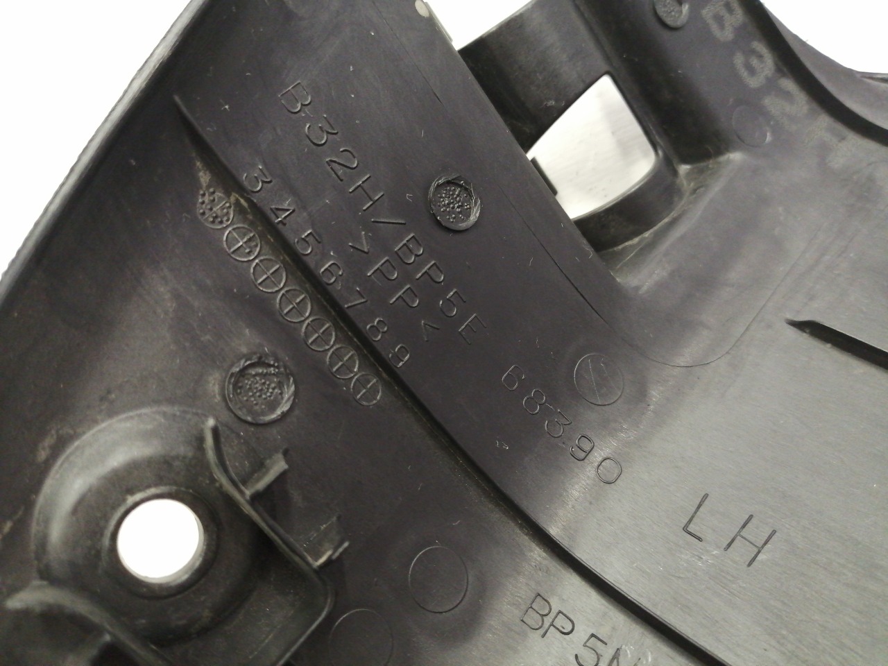 Накладка передней стойки, 500 рублей, Красноярск