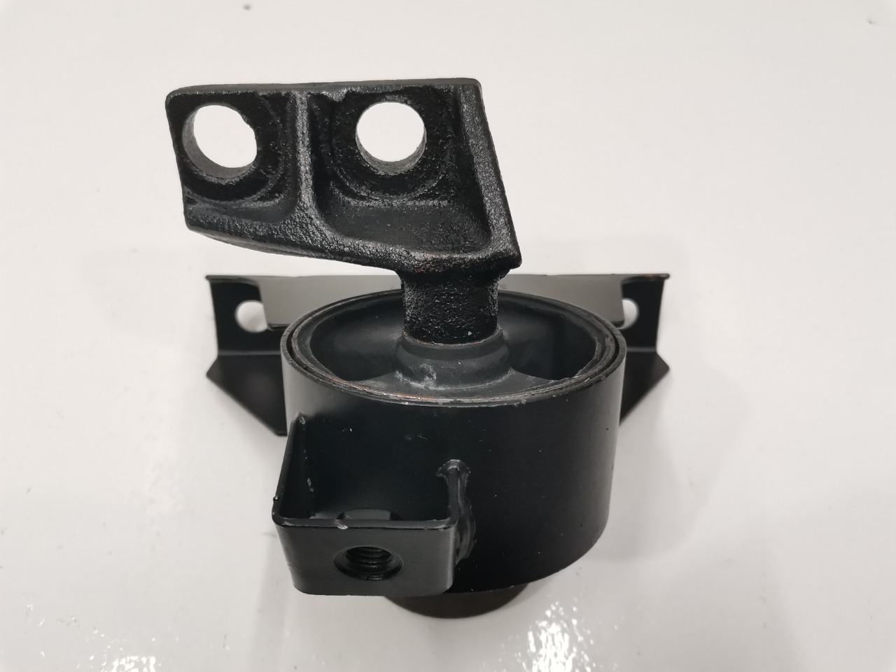 Опора двигателя, 4700 рублей, Красноярск