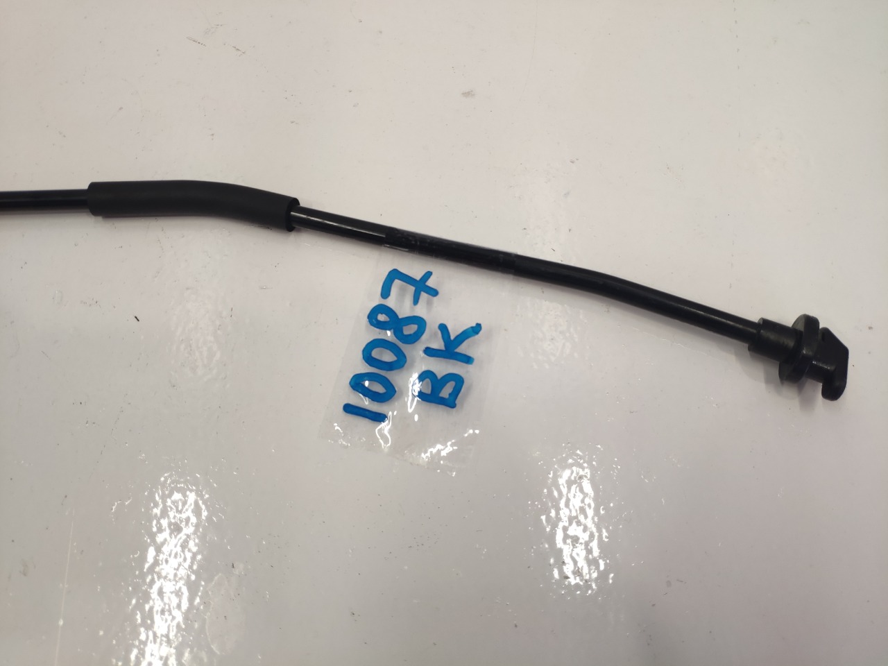 Упор капота, 600 рублей, Красноярск