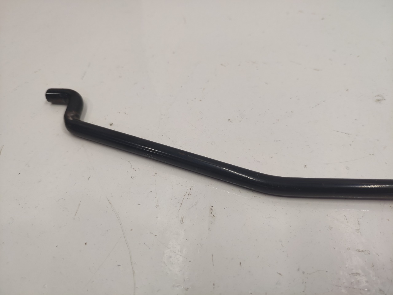 Упор капота, 600 рублей, Красноярск