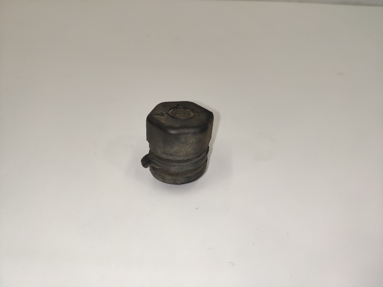 Отбойник капота, 600 рублей, Красноярск