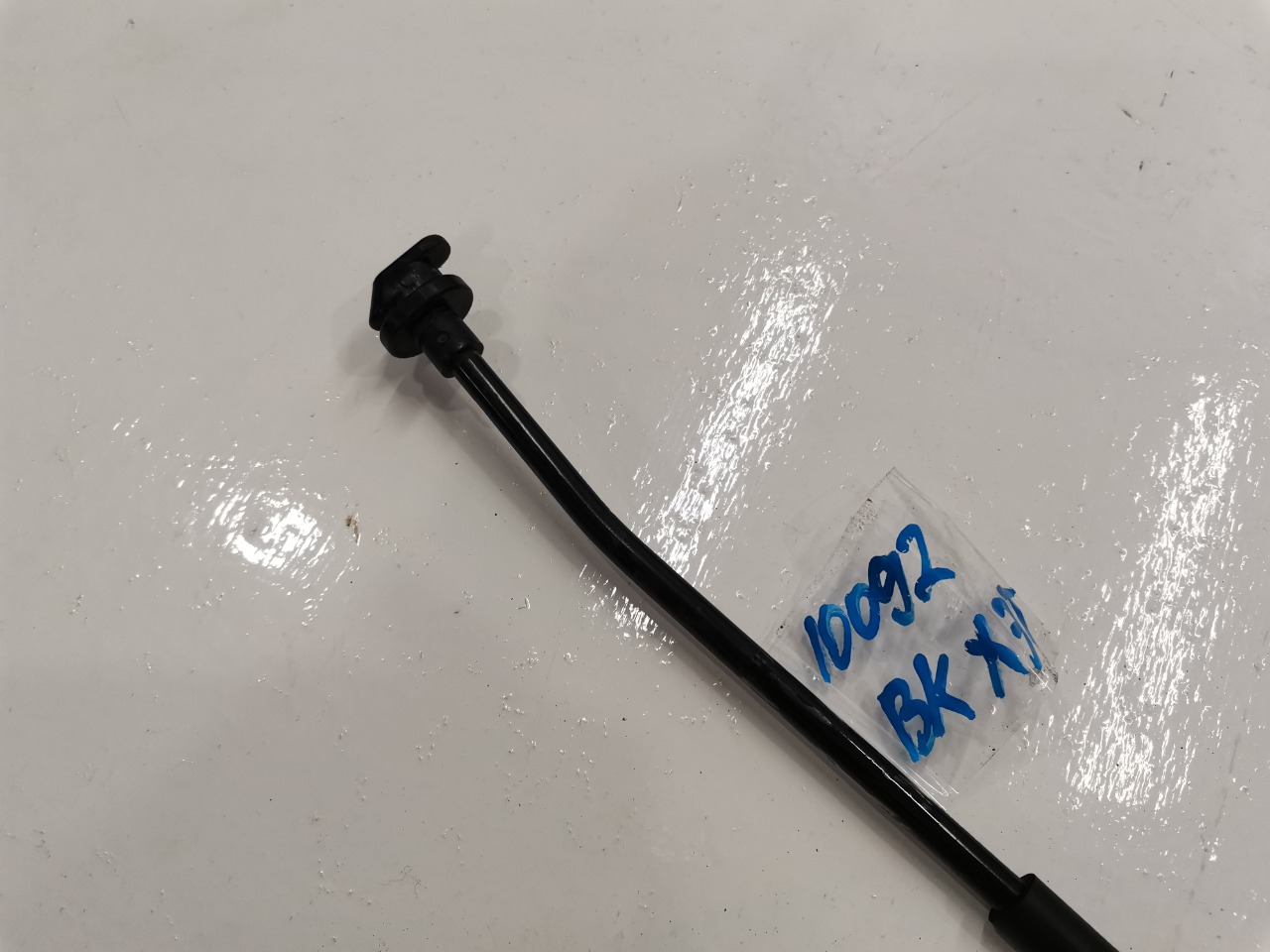 Упор капота, 600 рублей, Красноярск