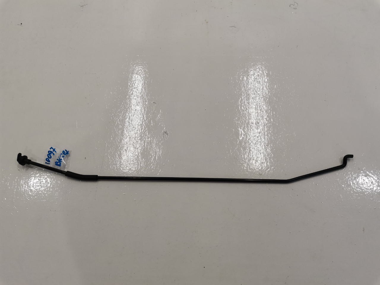 Упор капота, 600 рублей, Красноярск