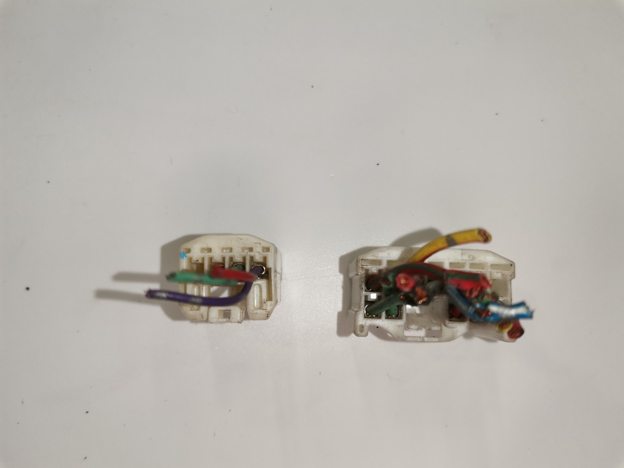 Разъем блока управления стеклоподъемниками, 1000 рублей, Красноярск