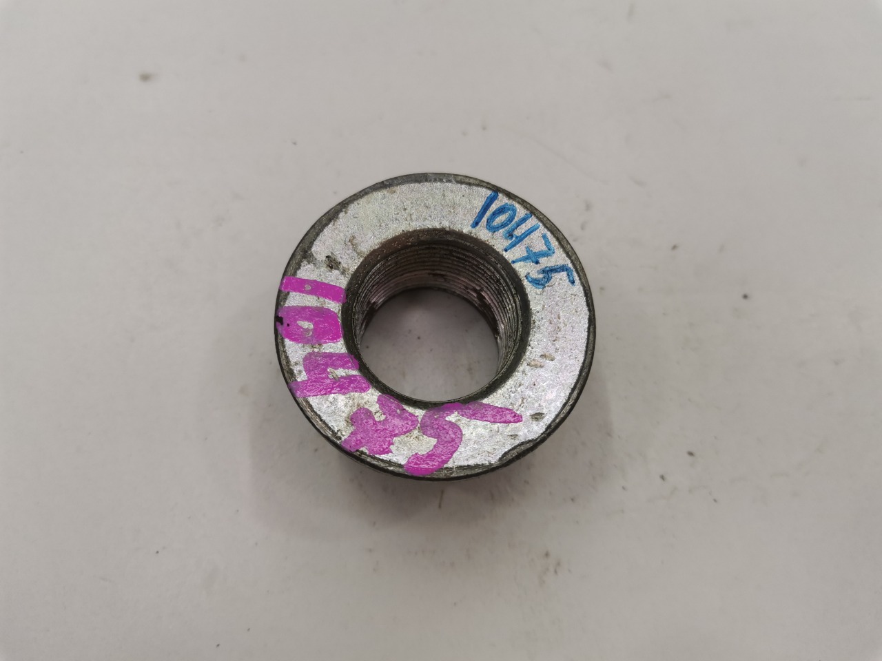 Гайка привода, 500 рублей, Красноярск