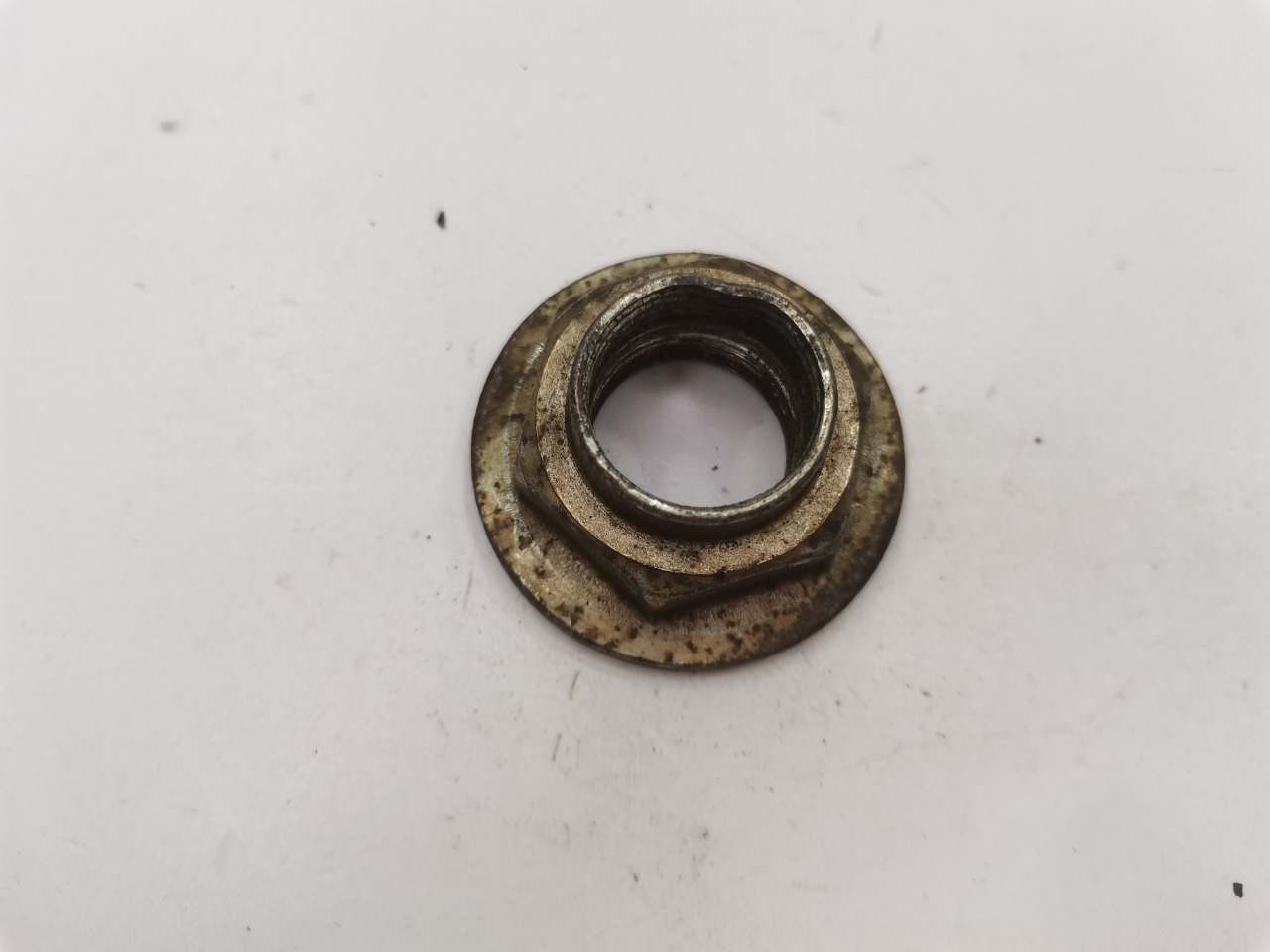 Гайка привода, 500 рублей, Красноярск