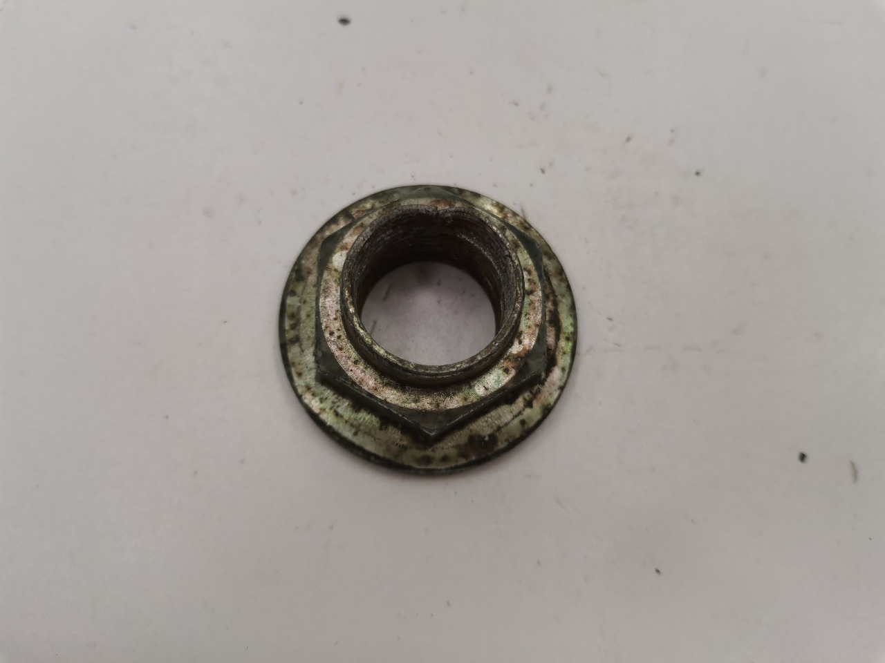 Гайка привода, 500 рублей, Красноярск