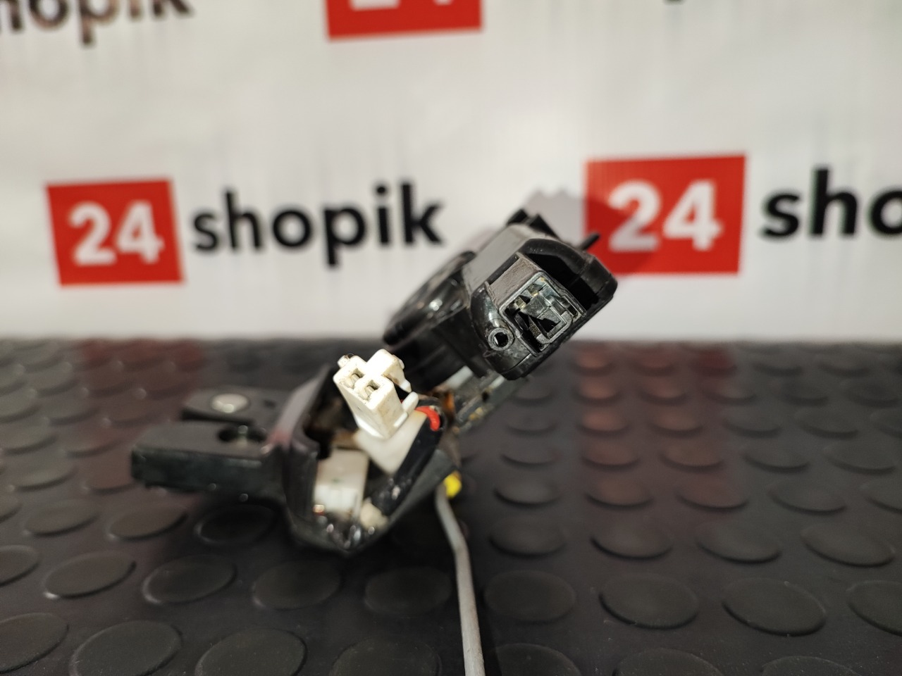 Замок крышки багажника, 3400 рублей, Красноярск