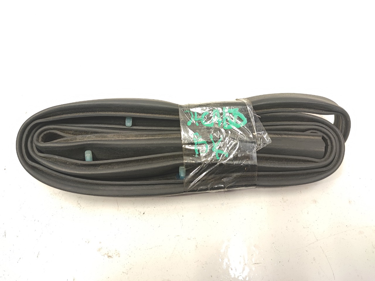 Уплотнитель капота, 1000 рублей, Красноярск