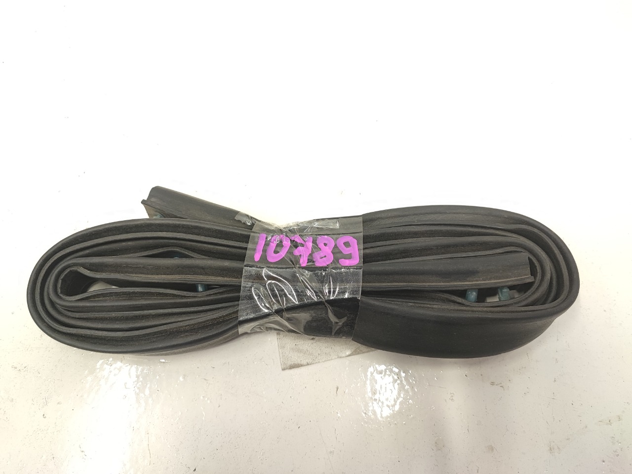 Уплотнитель капота, 1000 рублей, Красноярск