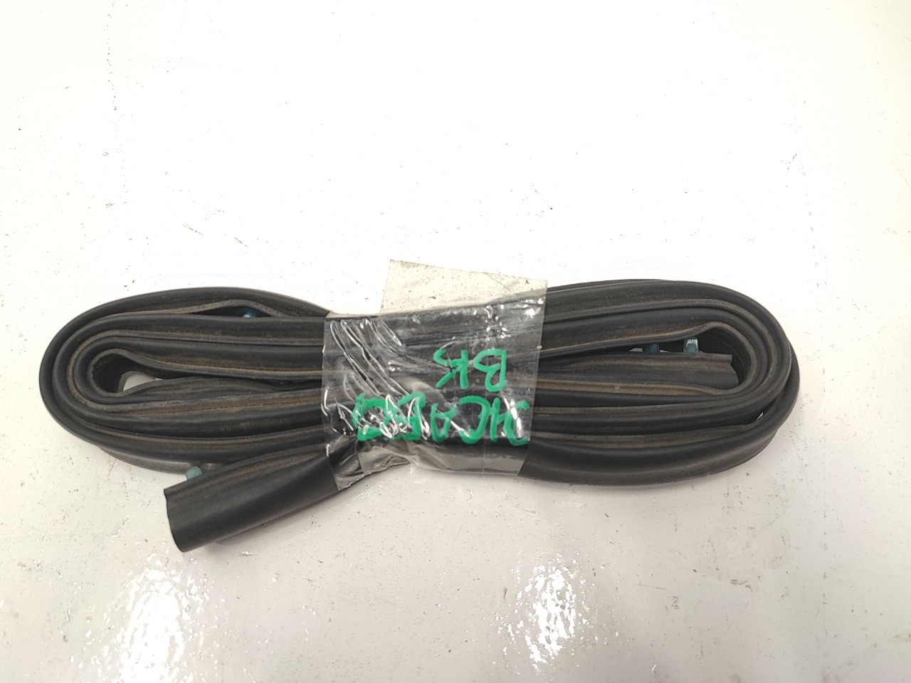 Уплотнитель капота, 1000 рублей, Красноярск